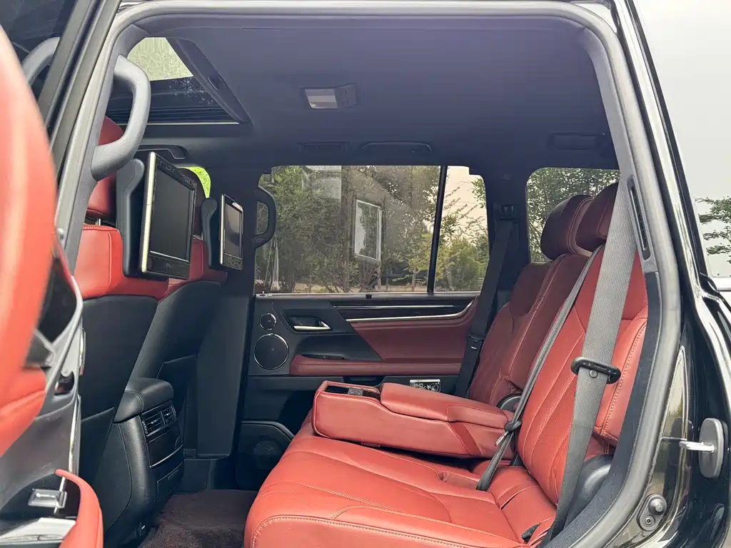 Lexus LX — фото 15