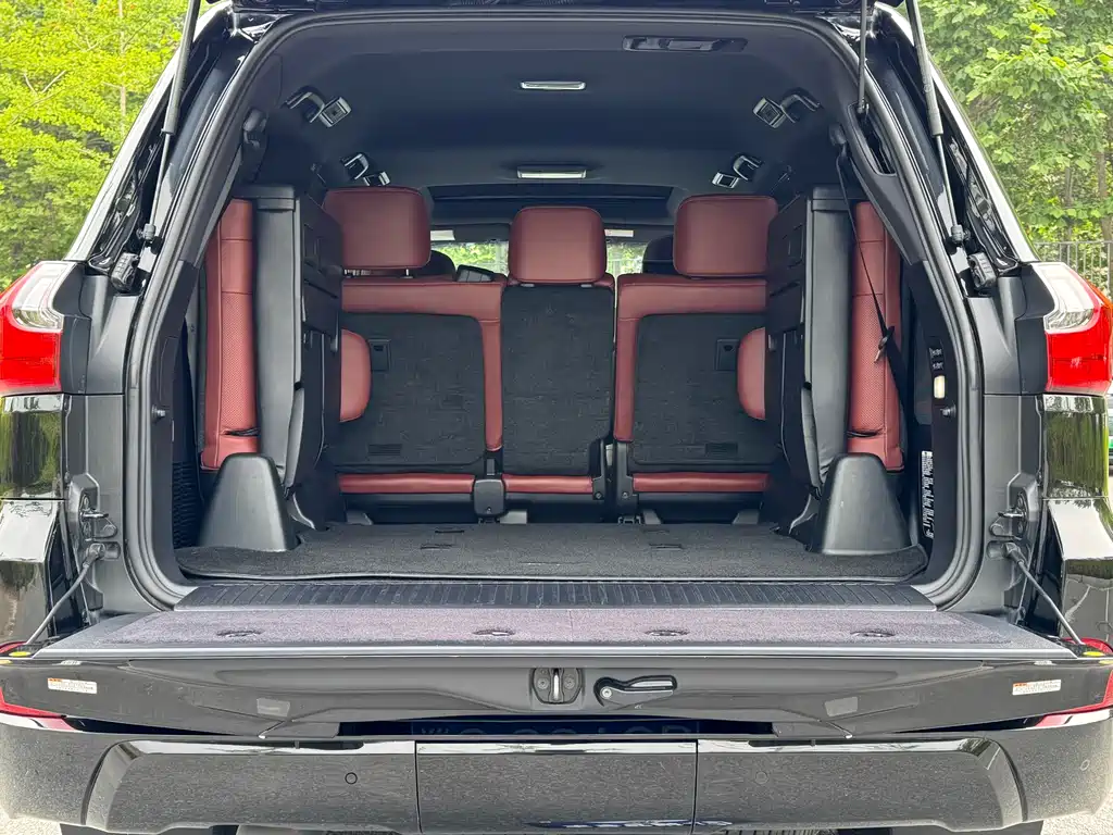 Lexus LX — фото 17