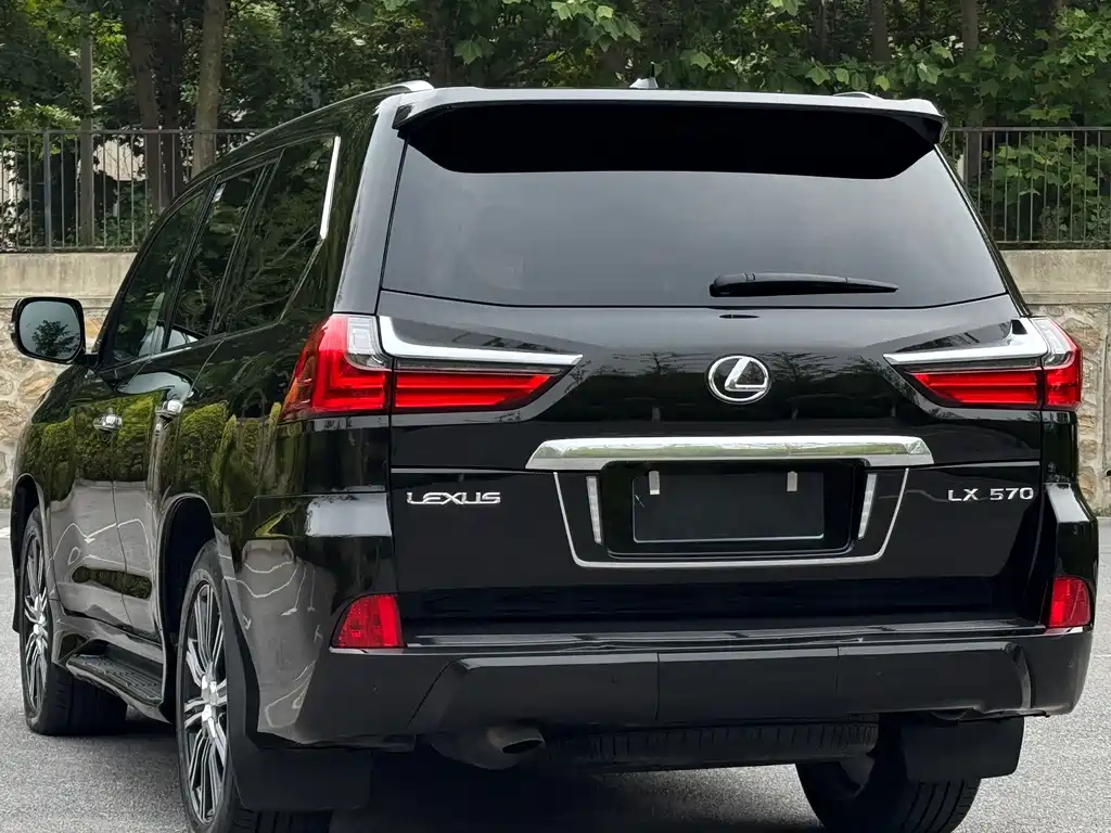 Lexus LX — фото 4