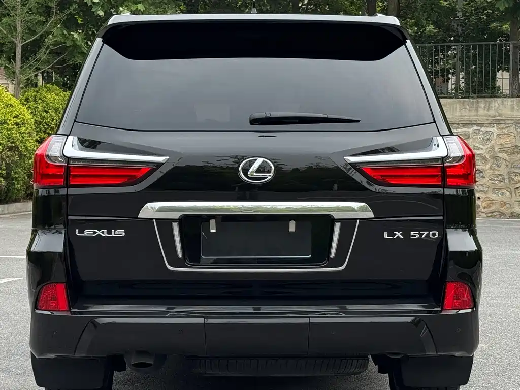 Lexus LX — фото 5
