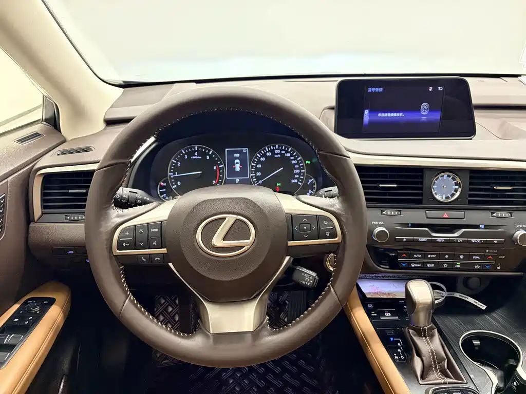 Lexus RX — фото 20