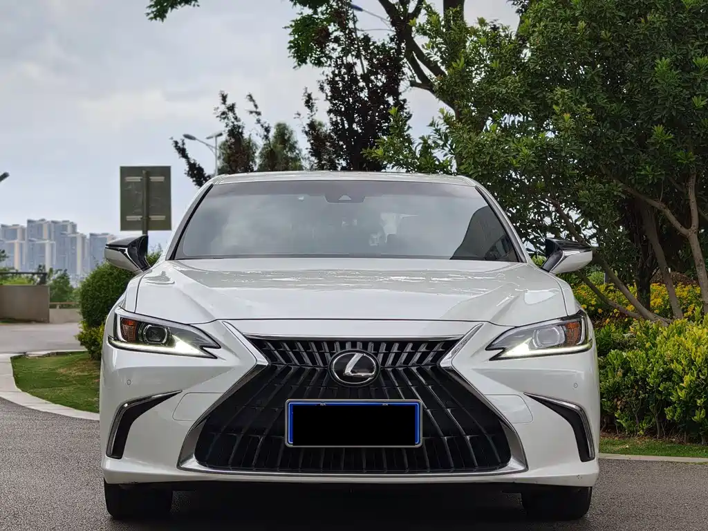 Lexus ES — фото 2