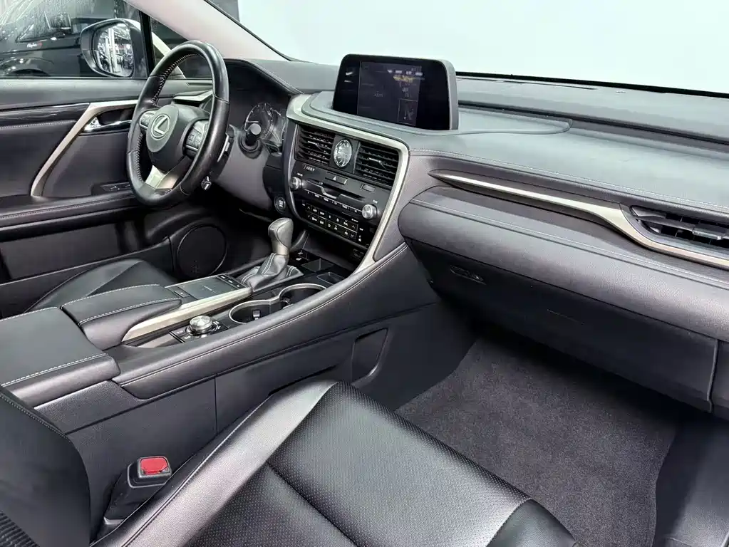 Lexus RX — фото 11