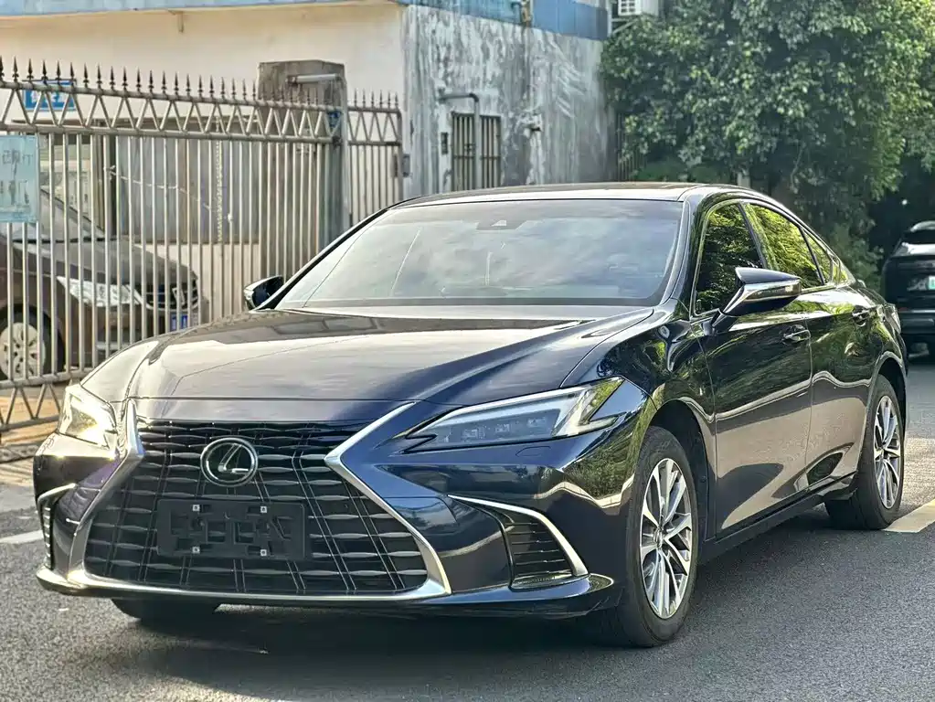 Lexus ES — фото 3