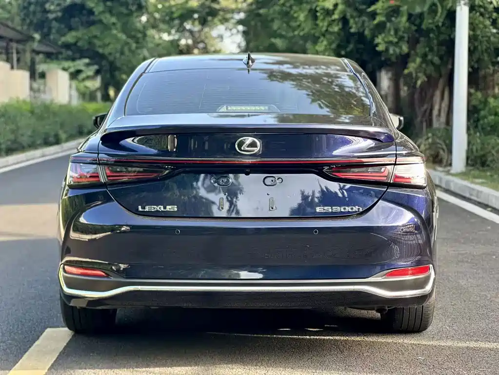 Lexus ES — фото 8