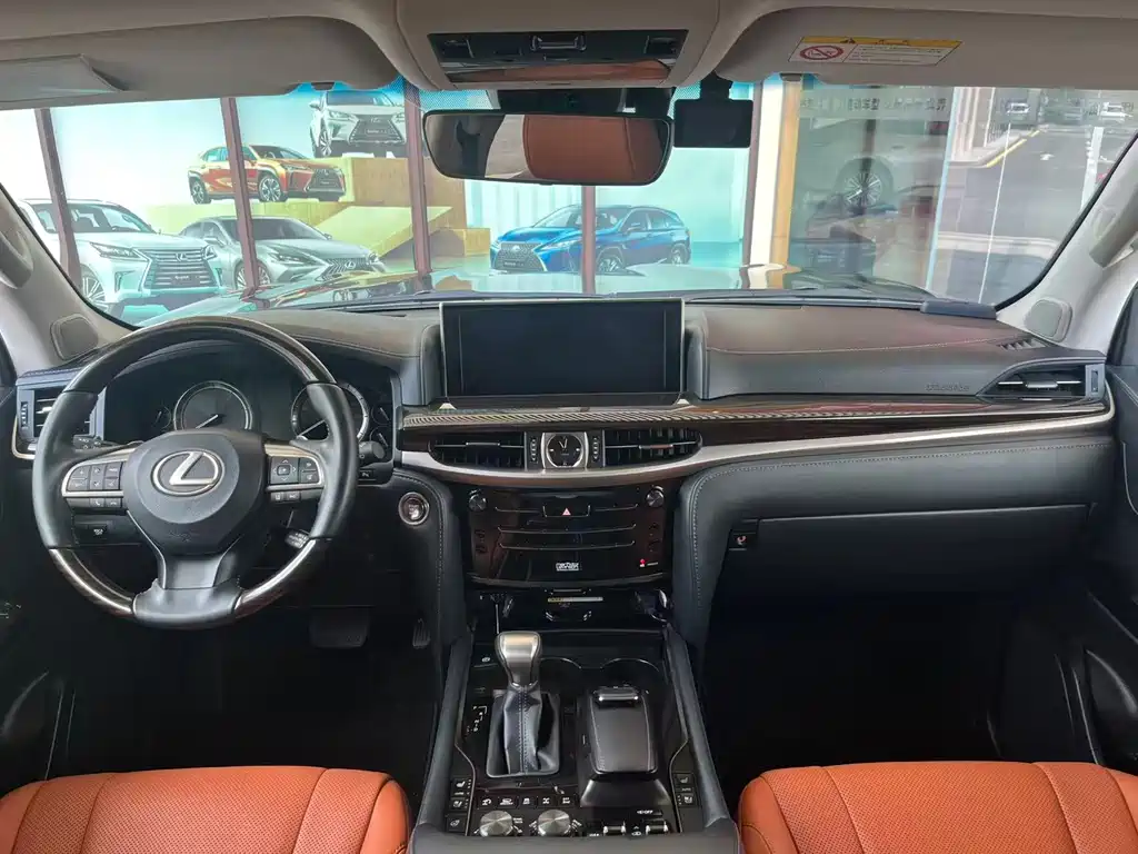 Lexus LX — фото 3