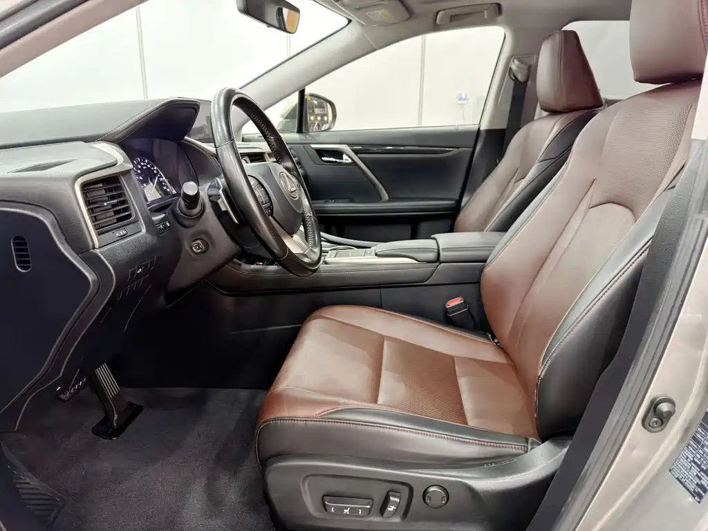 Lexus RX — фото 9
