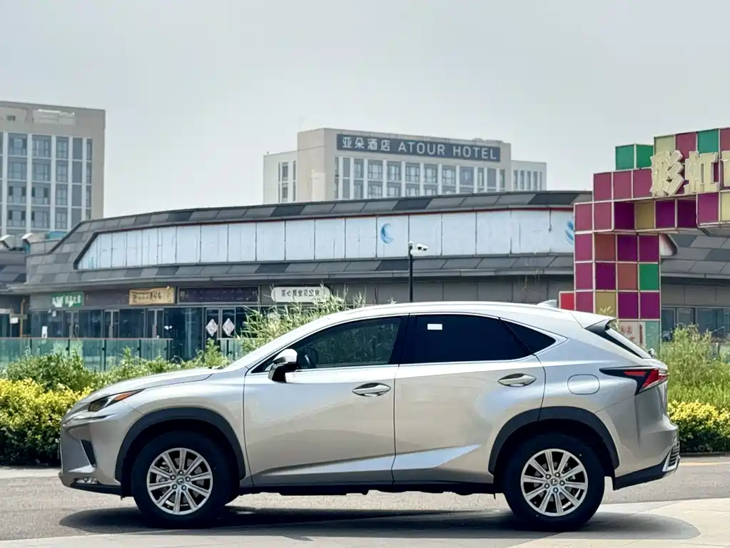 Lexus NX — фото 4