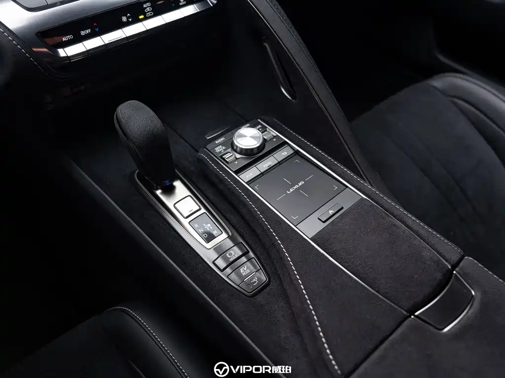 Lexus LC — фото 11