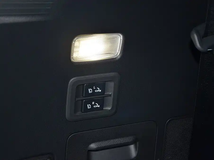 Lexus LX — фото 15