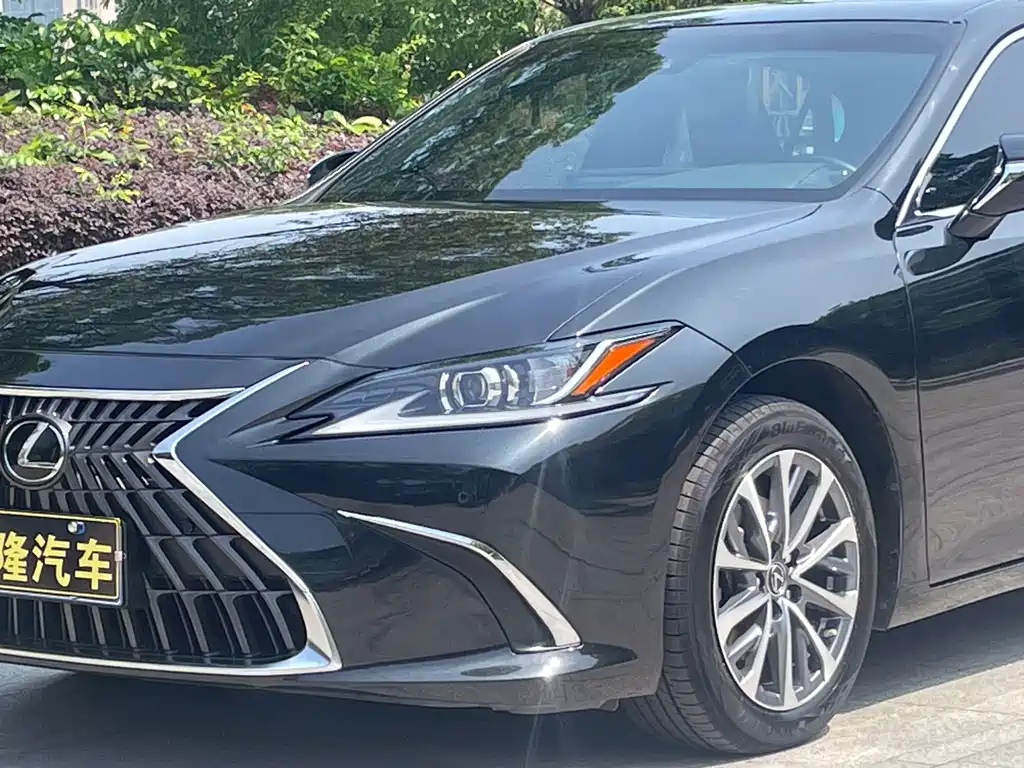 Lexus ES — фото 23