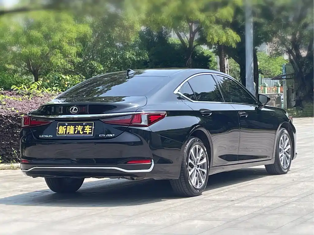 Lexus ES — фото 4