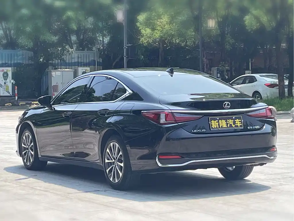 Lexus ES — фото 6