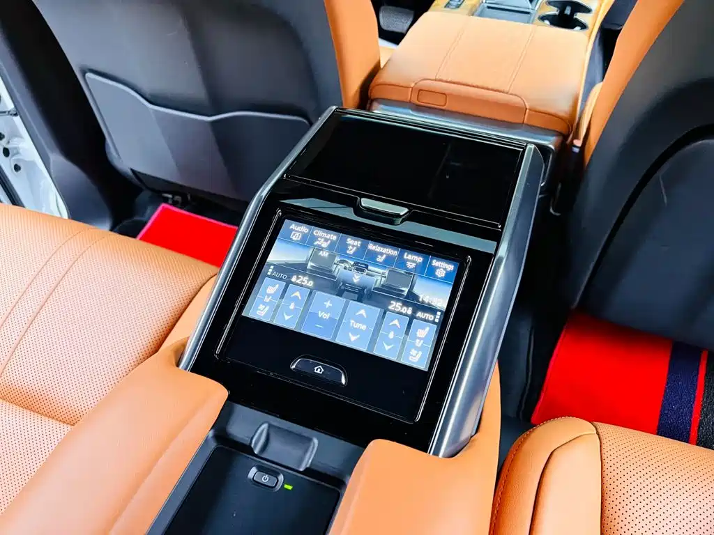 Lexus LX — фото 17