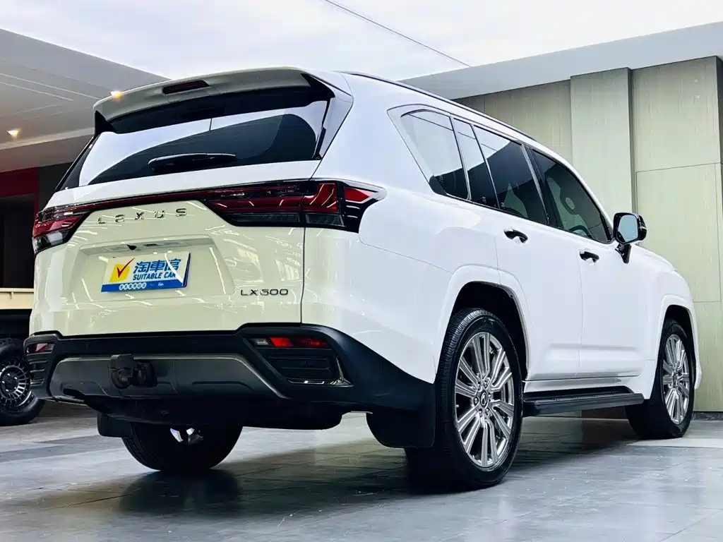 Lexus LX — фото 4