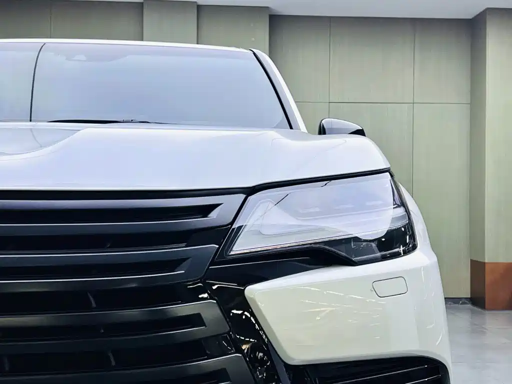 Lexus LX — фото 7
