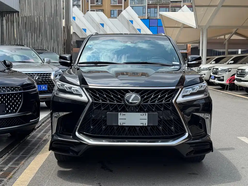 Lexus LX — фото 2