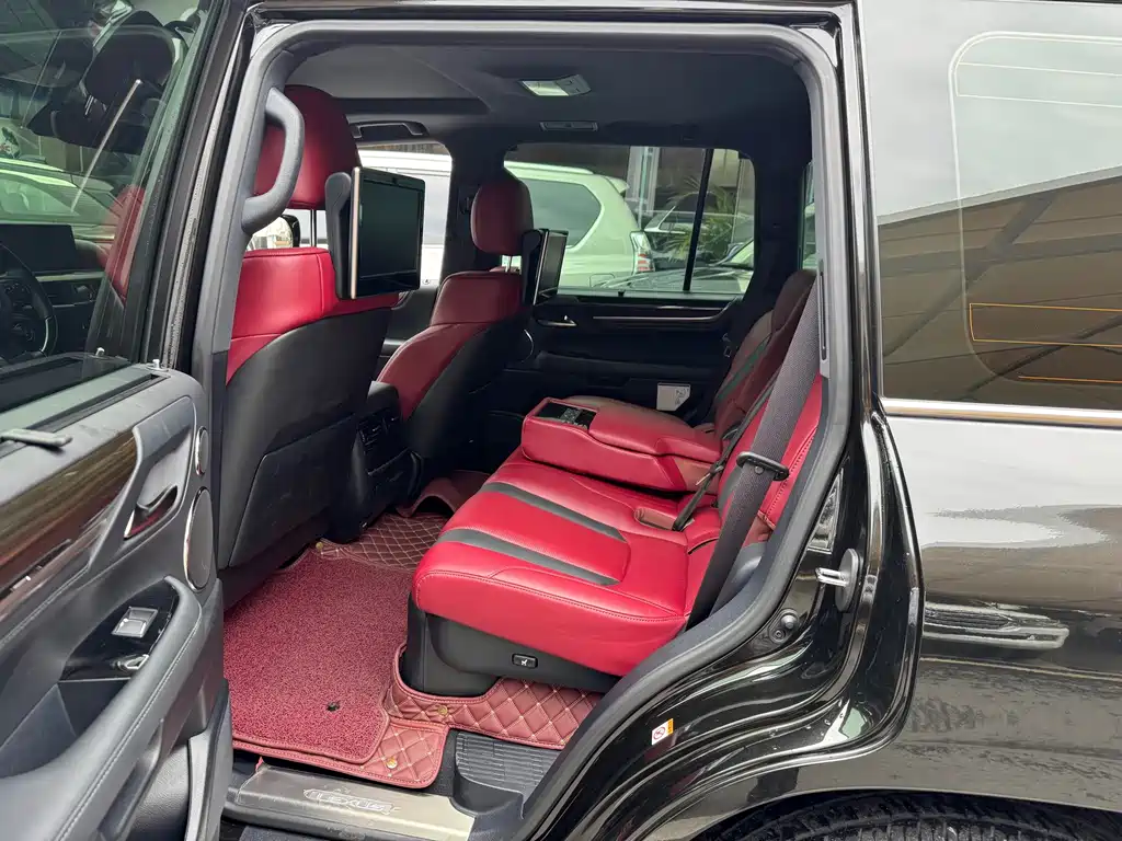 Lexus LX — фото 16