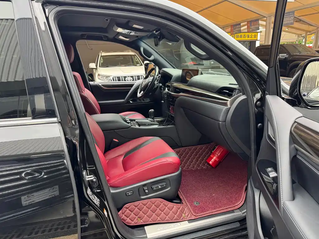 Lexus LX — фото 10