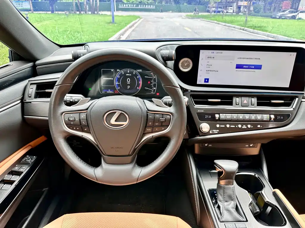 Lexus ES — фото 13