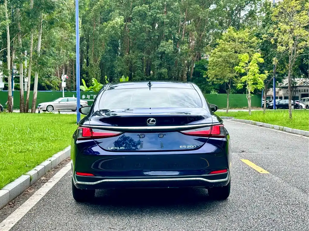 Lexus ES — фото 6