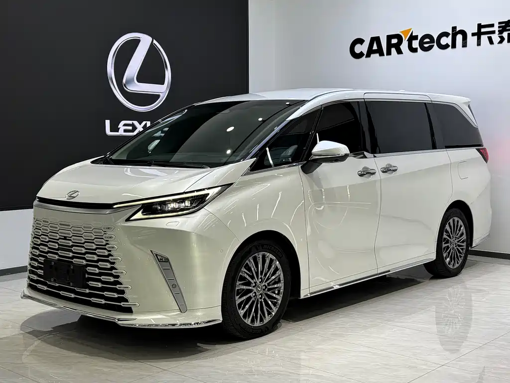 Lexus LM