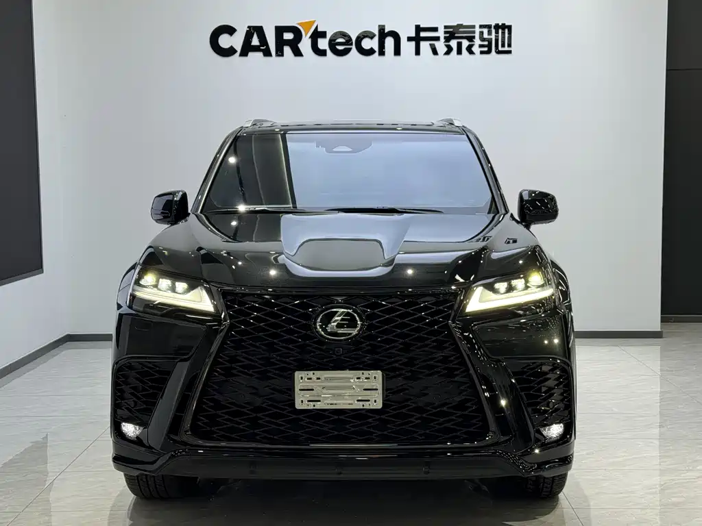 Lexus LX — фото 2