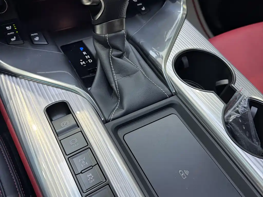 Lexus LX — фото 16