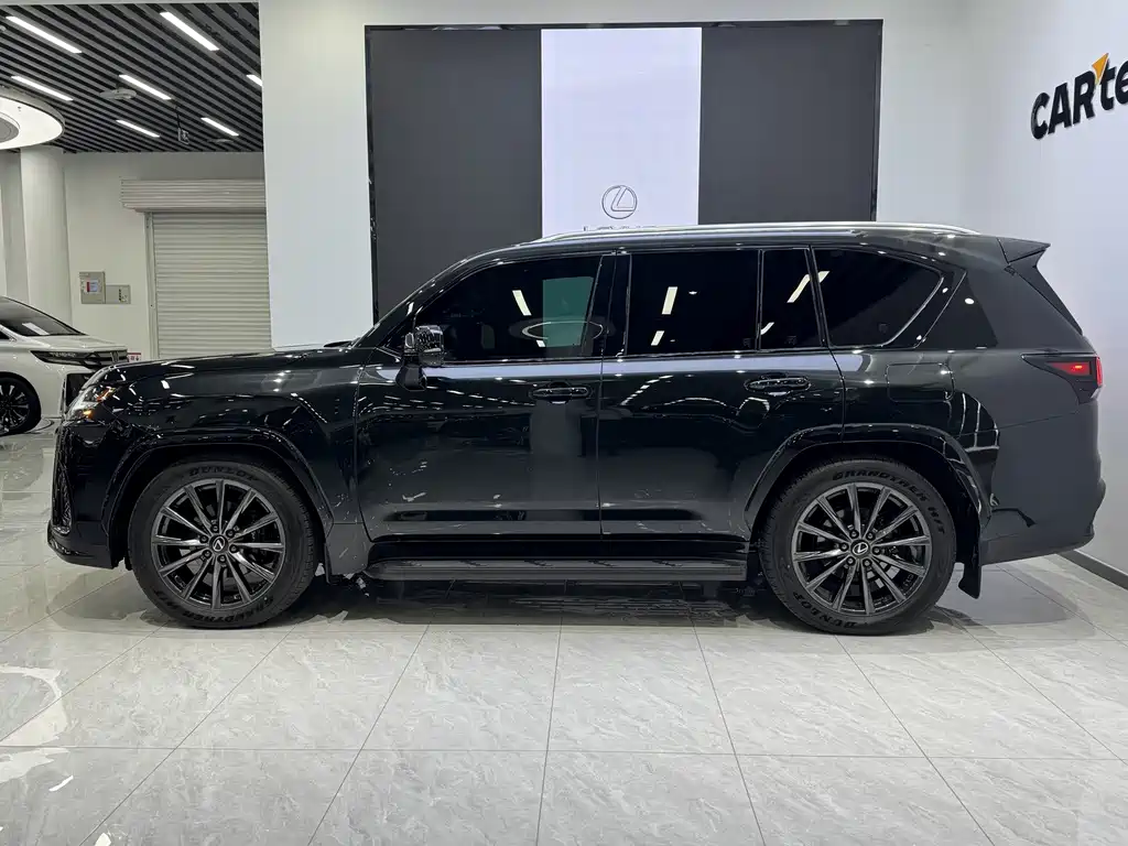 Lexus LX — фото 7