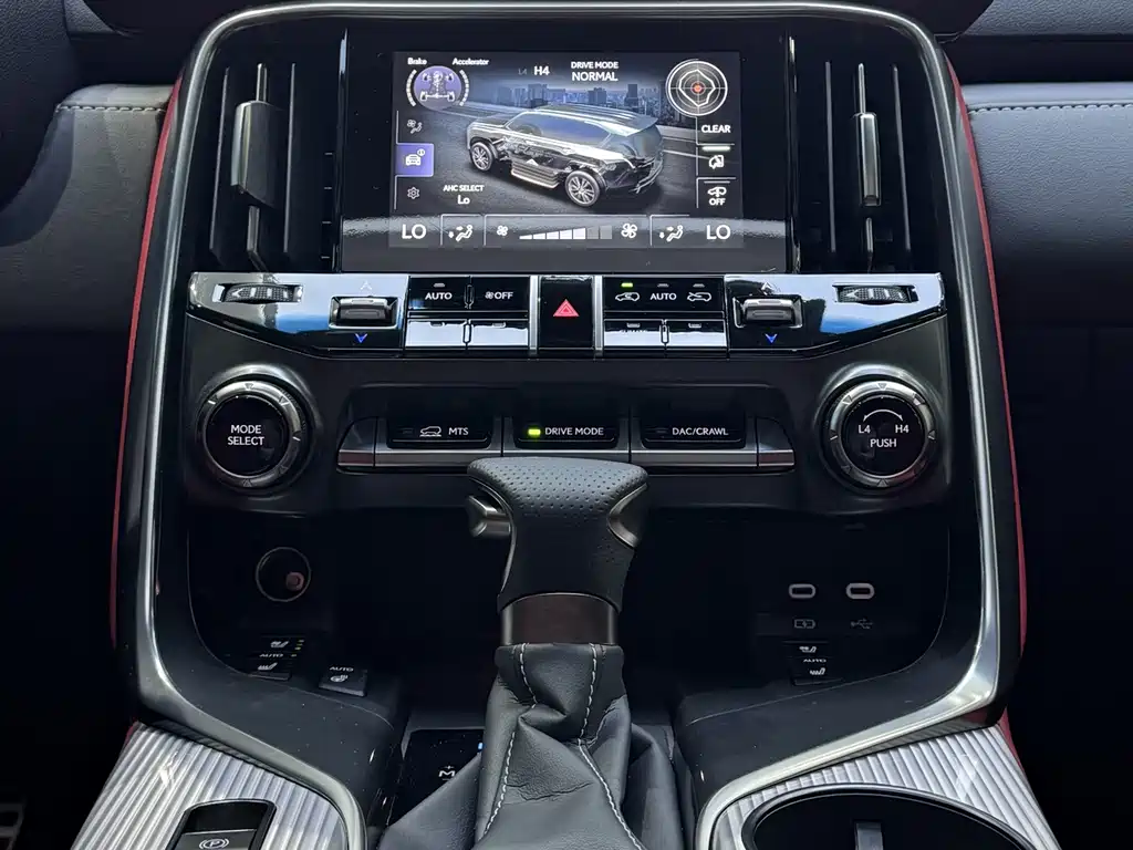 Lexus LX — фото 10