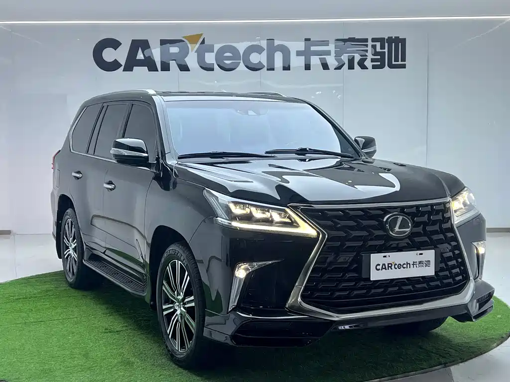 Lexus LX — фото 2