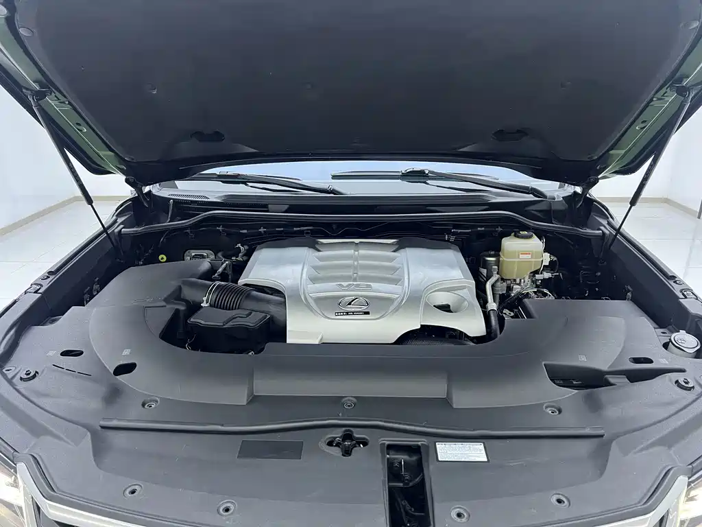 Lexus LX — фото 21