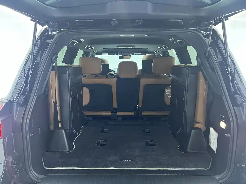 Lexus LX — фото 25