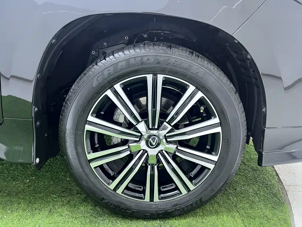 Lexus LX — фото 26