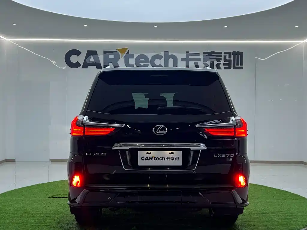 Lexus LX — фото 4