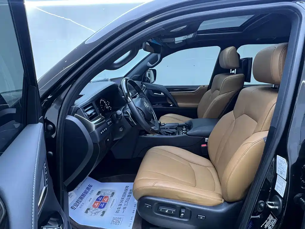 Lexus LX — фото 33