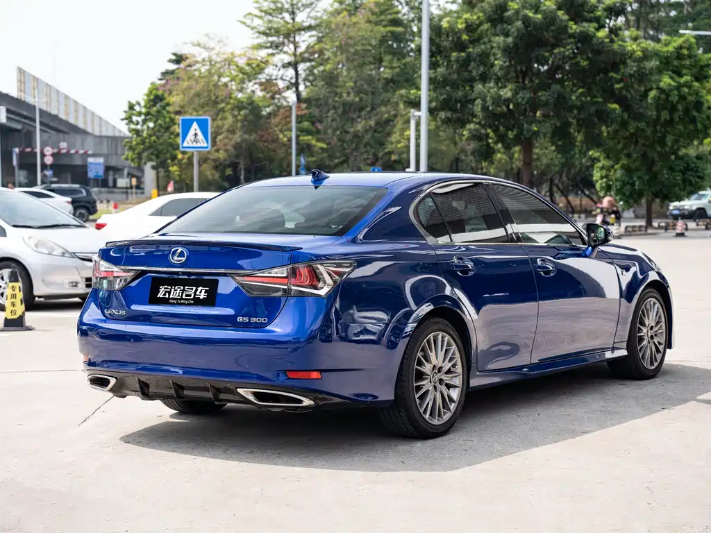 Lexus GS — фото 4