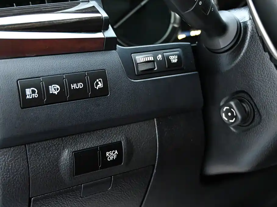 Lexus LX — фото 19