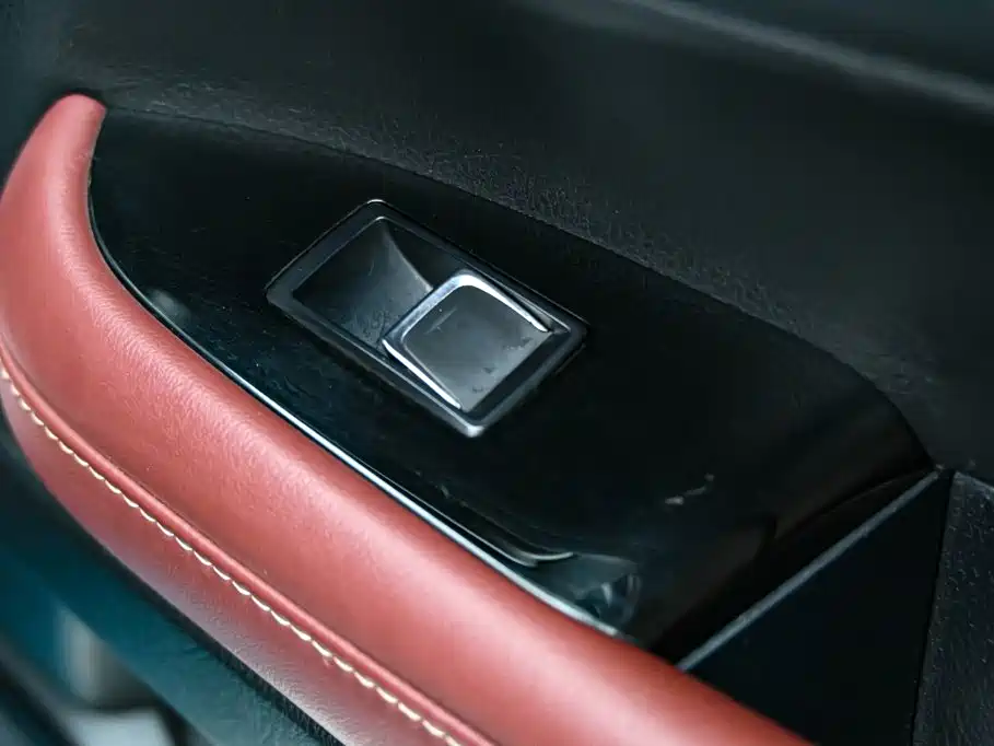 Lexus LX — фото 22