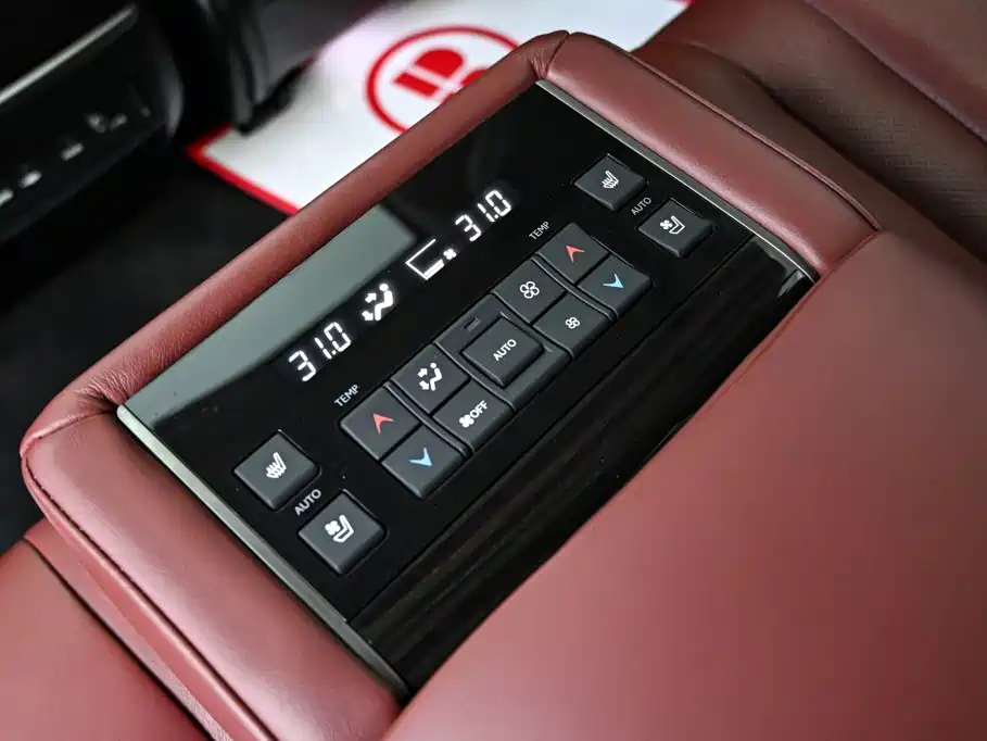 Lexus LX — фото 29