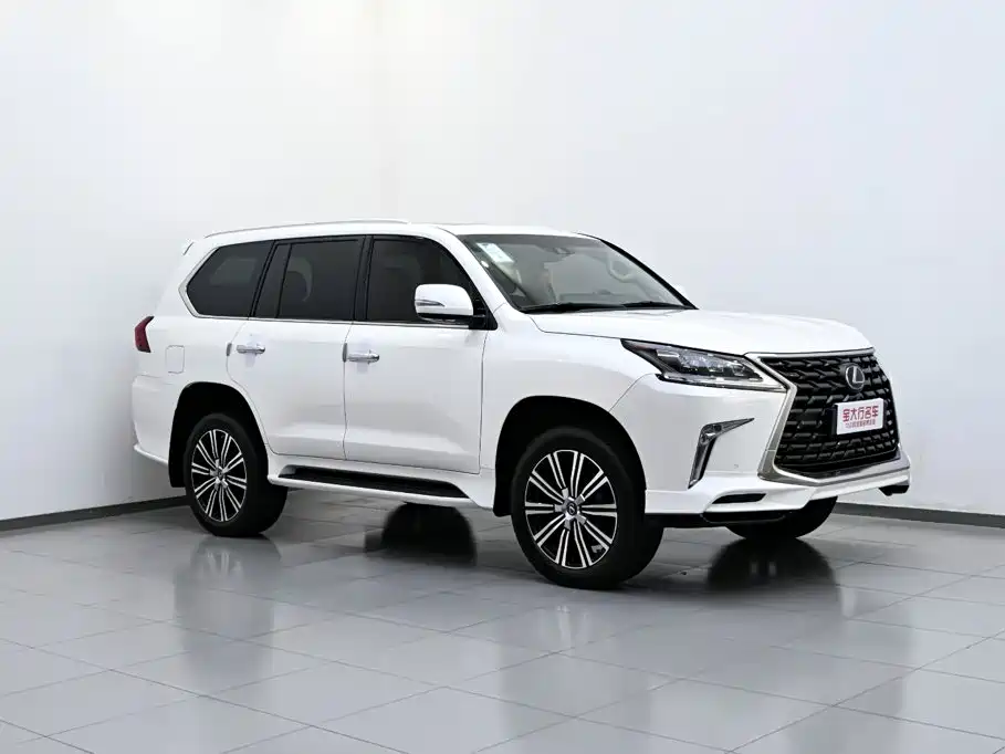 Lexus LX — фото 4