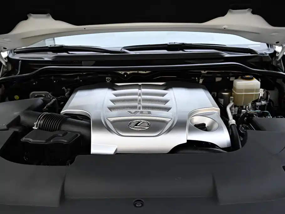 Lexus LX — фото 35
