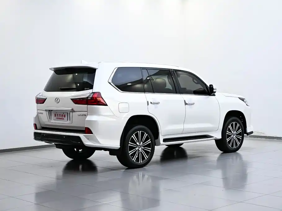 Lexus LX — фото 5
