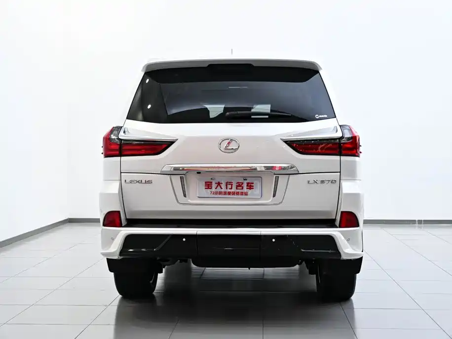 Lexus LX — фото 7