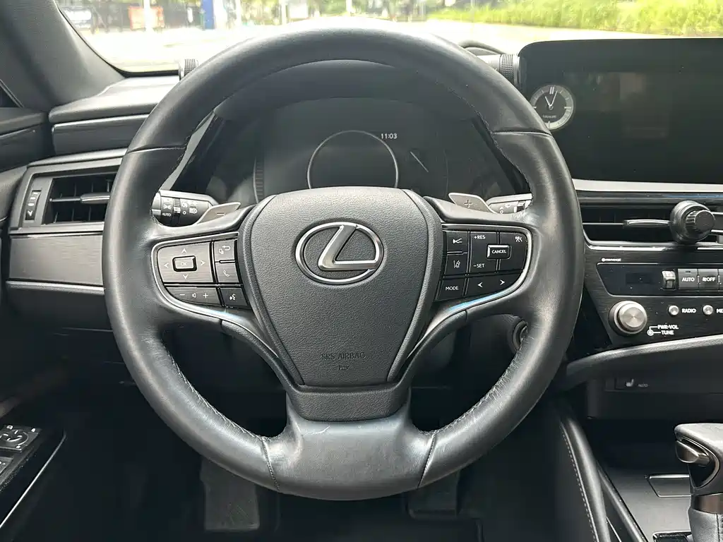 Lexus ES — фото 13