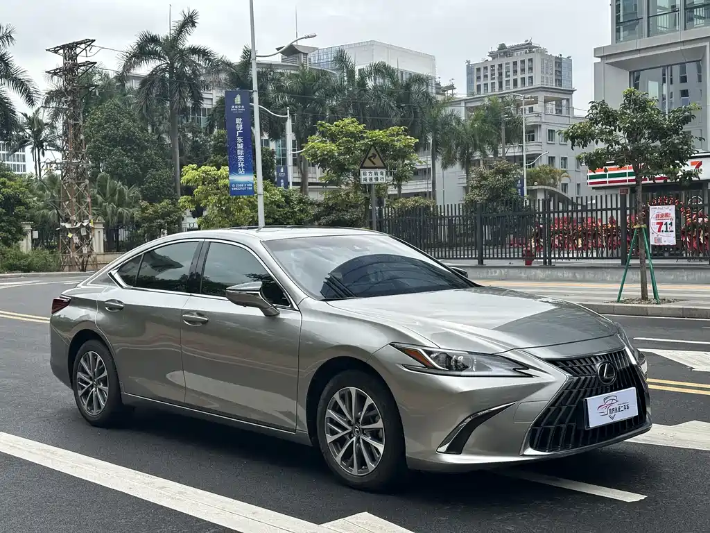 Lexus ES — фото 3