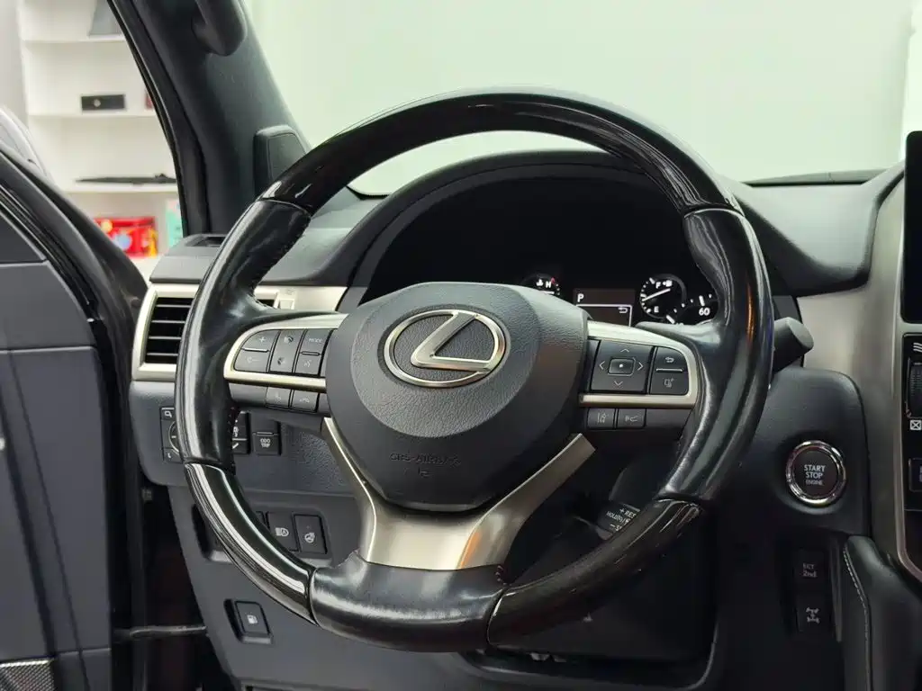 Lexus GX — фото 13