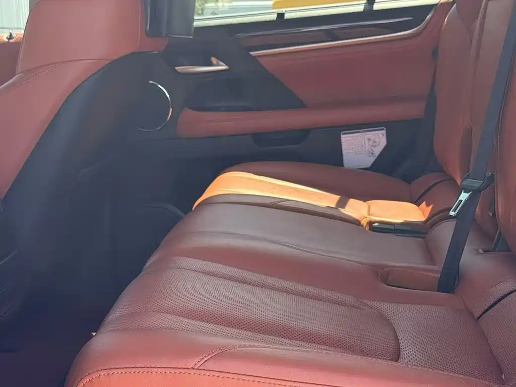 Lexus LX — фото 6