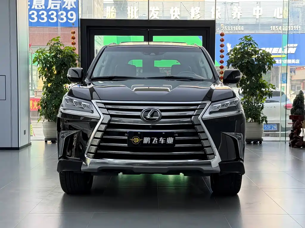 Lexus LX — фото 2