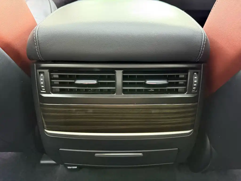 Lexus LX — фото 21